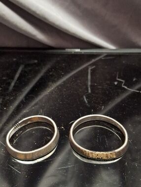 VTG Metal Spring Sleeve Garters - Silver Tone Expansion Armbands (Set of 2)